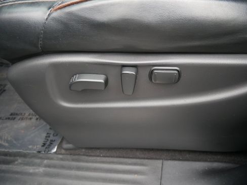 Used 2019 Nissan Armada Platinum w/ Captain's Chairs Package AWD/4WD image 17