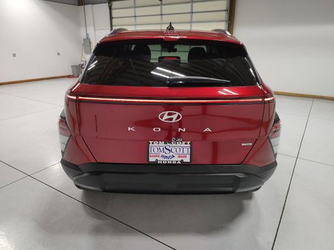 Used 2025 Hyundai Kona SEL image 12