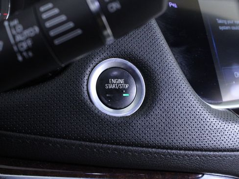 Used 2018 Cadillac XT5 Luxury w/ Driver Awareness Package image 26