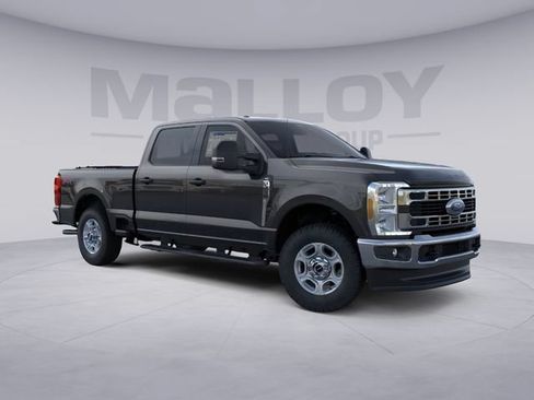 New 2026 Ford F250 XLT w/ FX4 Off-Road Package AWD/4WD image 7