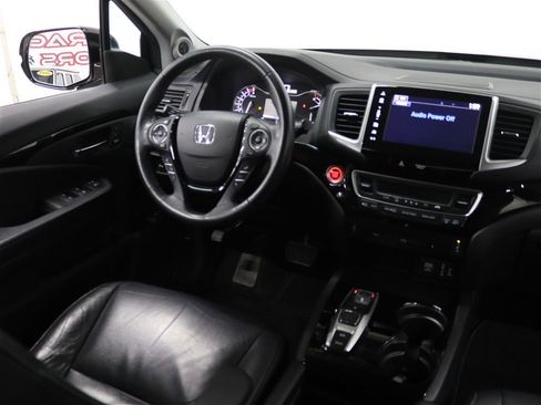 Used 2018 Honda Pilot Touring image 20