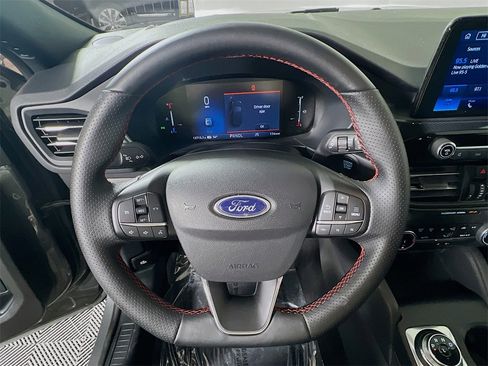 Used 2025 Ford Escape ST-Line image 11