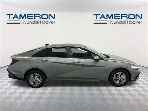 New 2026 Hyundai Elantra SE w/ Cargo Package image 6