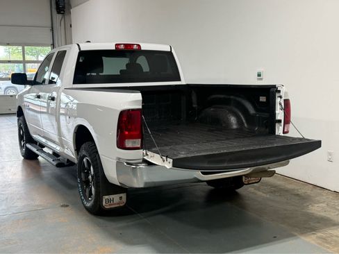 Used 2018 RAM 1500 ST w/ SXT Appearance Group AWD/4WD image 4