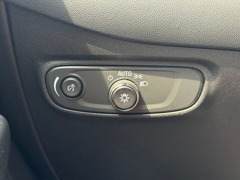 Used 2020 Chevrolet Equinox LS FWD image 32