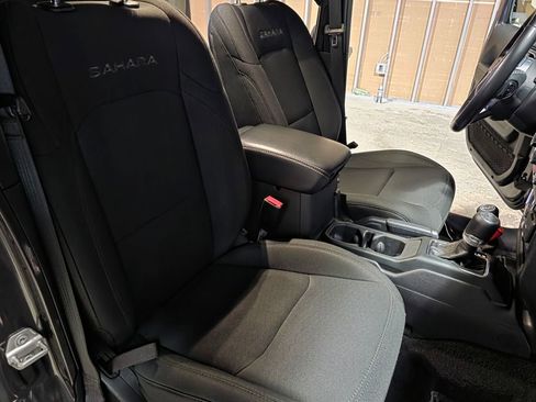 Used 2021 Jeep Wrangler Unlimited Sahara image 19