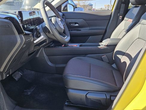 New 2026 Nissan Kicks SR image 3