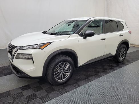 Used 2021 Nissan Rogue S FWD image 2