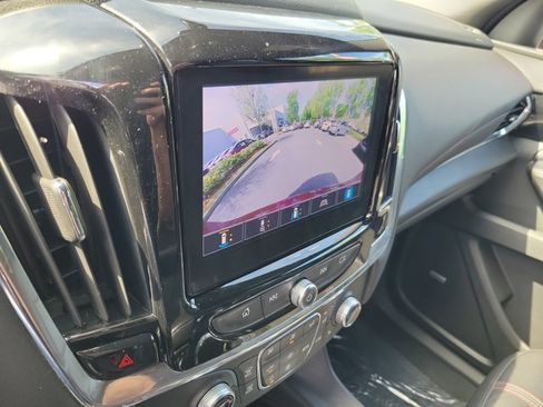 Used 2022 Chevrolet Traverse RS image 29