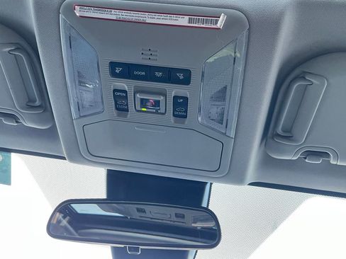 Used 2021 Toyota RAV4 XLE w/ Convenience Package image 26