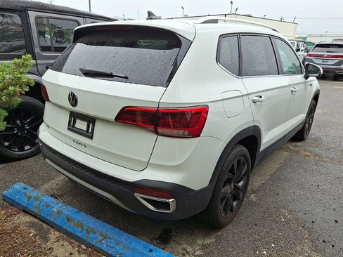 Used 2024 Volkswagen Taos SE FWD image 4
