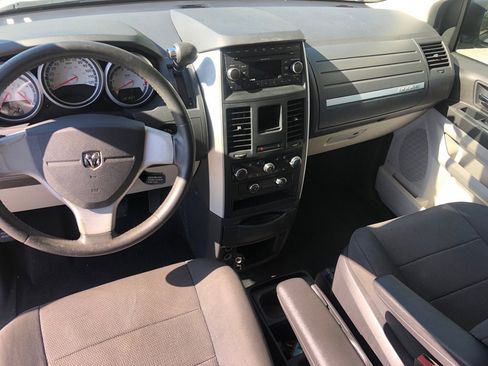 Used 2008 Dodge Grand Caravan SXT image 12