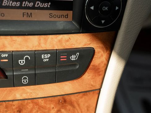 Used 2009 Mercedes-Benz E 350 4MATIC Wagon image 26