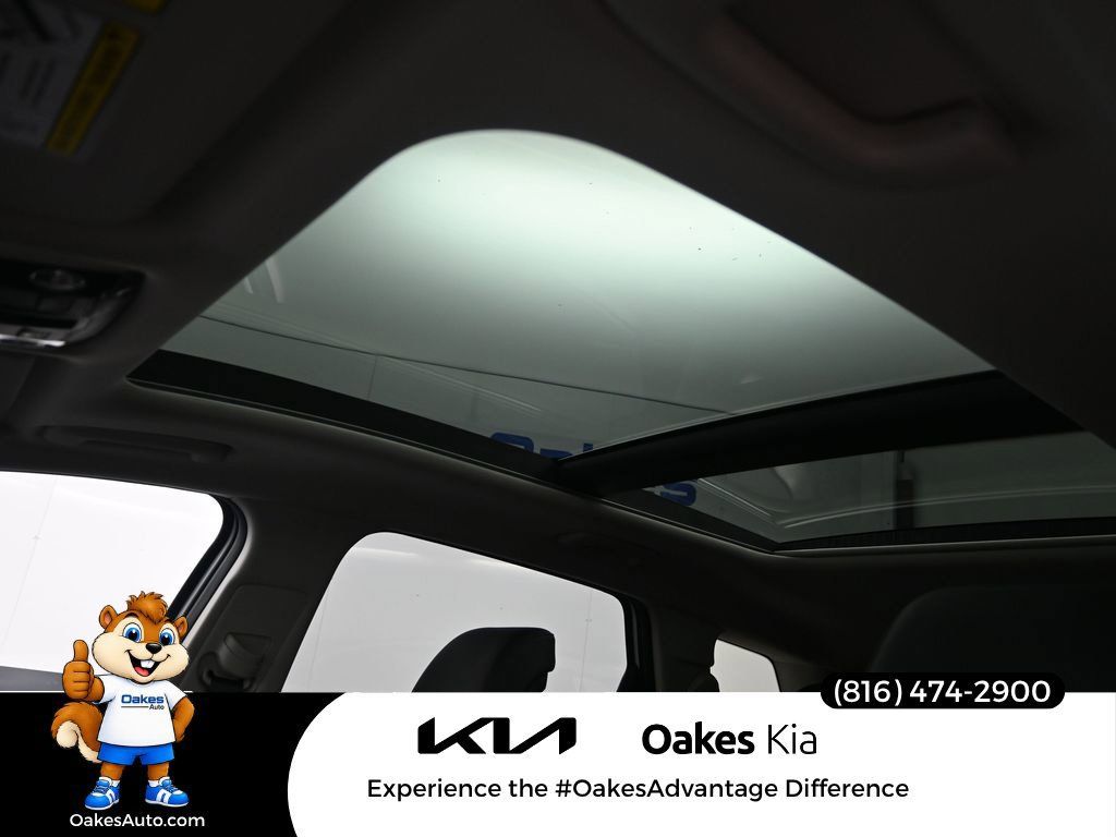 Certified 2026 Kia Sportage EX w/ EX Panorama Roof Package FWD image 26