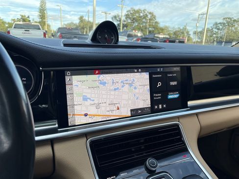 Used 2018 Porsche Panamera 4 image 29