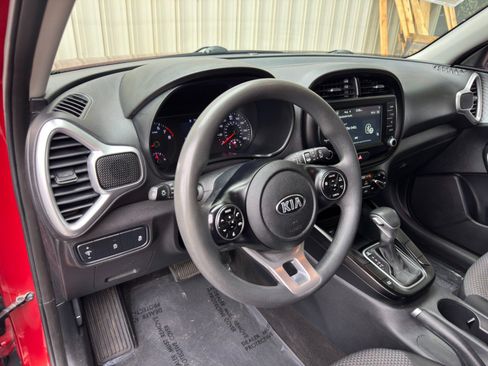Used 2021 Kia Soul LX FWD image 12