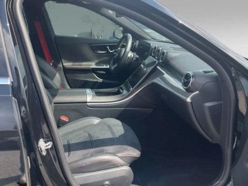 Used 2024 Mercedes-Benz C 43 AMG 4MATIC Sedan image 3