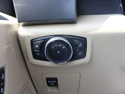Used 2018 Ford F150 XLT AWD/4WD image 8