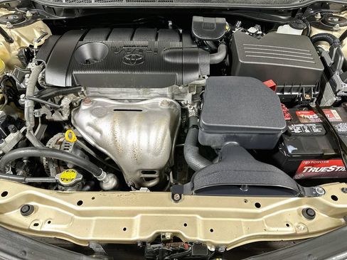 Used 2011 Toyota Camry XLE w/ XLE Extra-Value Pkg #2 FWD image 19
