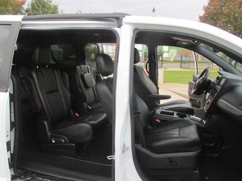 Used 2019 Dodge Grand Caravan GT FWD image 52