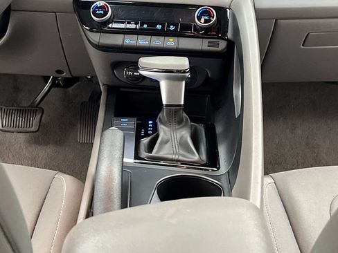 Used 2024 Hyundai Elantra SEL image 34