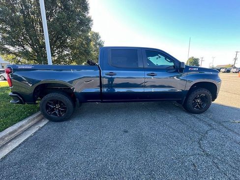 Used 2021 Chevrolet Silverado 1500 Custom Trail Boss AWD/4WD image 11