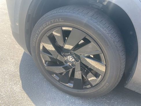 Used 2024 Volkswagen Atlas Cross Sport SE image 11