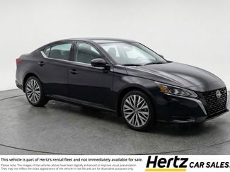 Used 2025 Nissan Altima 2.5 SV video 1