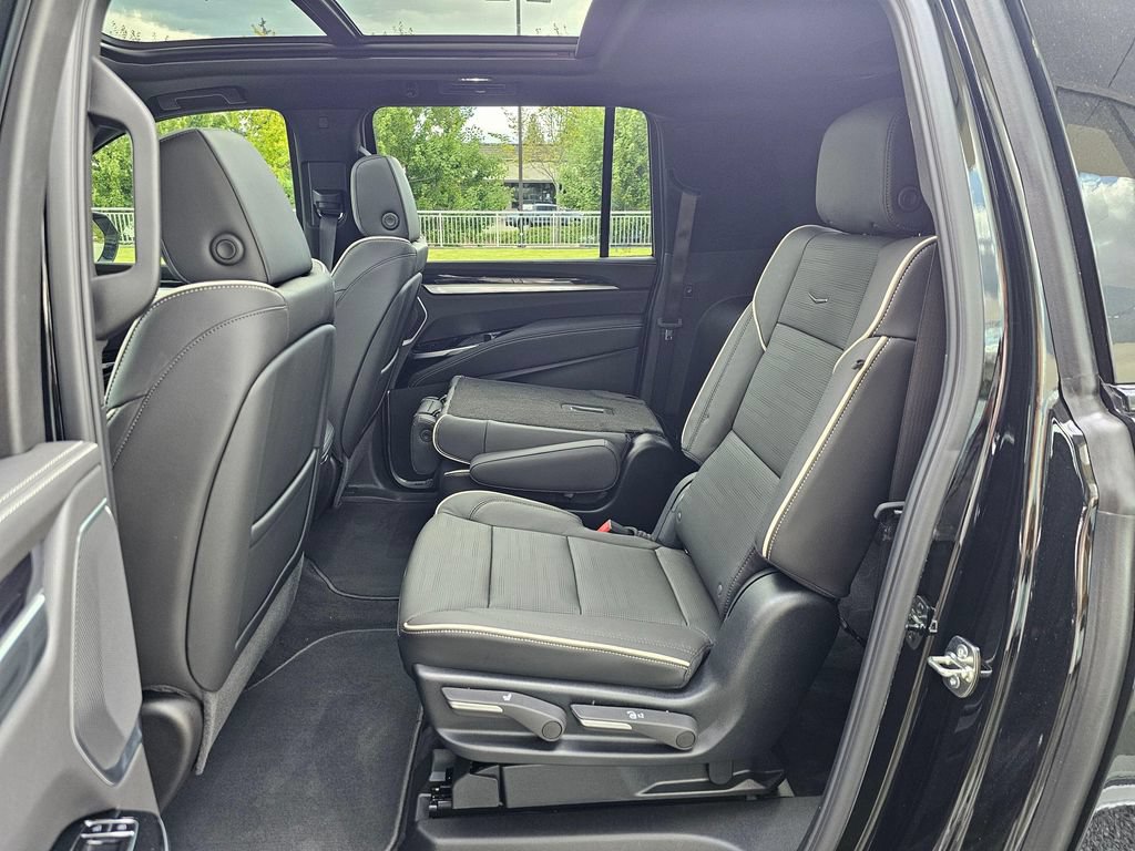 New 2026 Cadillac Escalade ESV Sport AWD/4WD image 17