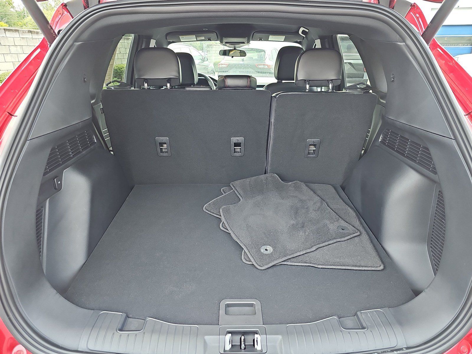 Used 2024 Ford Escape ST-Line w/ Tech Pack #1 FWD image 12