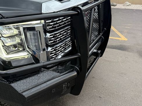 Used 2022 GMC Sierra 2500 Denali w/ Denali Black Diamond Edition image 18