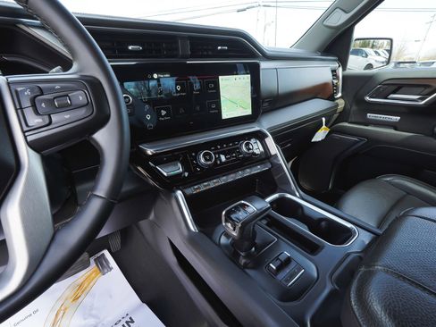 Used 2024 GMC Sierra 1500 Denali w/ Denali Reserve Package image 30