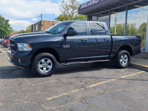Used 2017 RAM 1500 Express AWD/4WD image 4