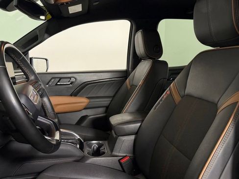 Used 2025 GMC Canyon AT4 AWD/4WD image 12