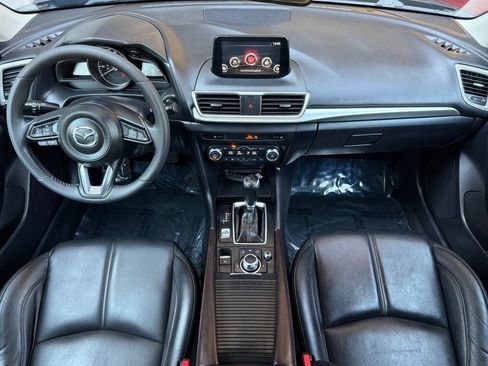 Used 2018 MAZDA MAZDA3 Touring FWD image 19