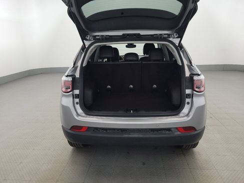 Used 2017 Jeep Compass Latitude w/ Popular Equipment Group AWD/4WD image 29