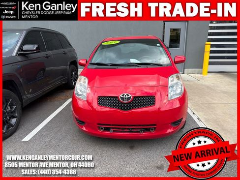 Used 2007 Toyota Yaris 2-Door Hatchback FWD image 3