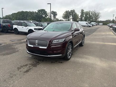 Used 2023 Lincoln Nautilus Reserve AWD/4WD image 2