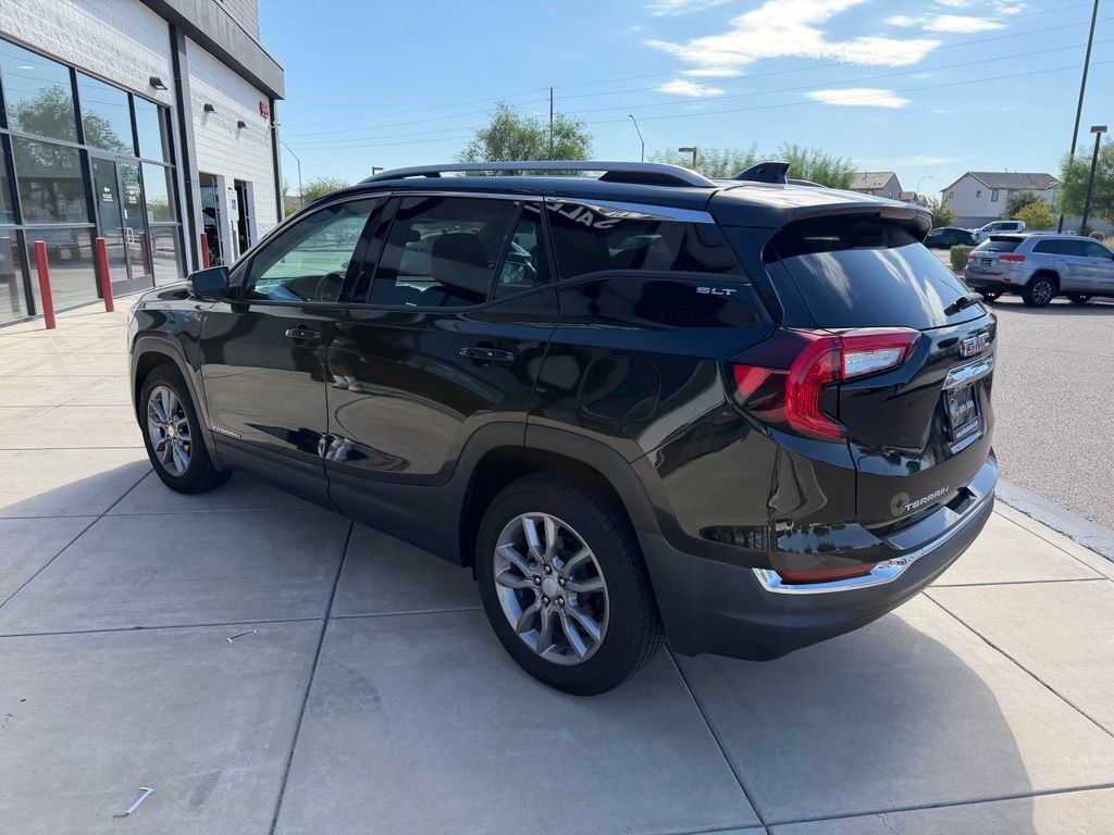 Used 2024 GMC Terrain SLT FWD image 9