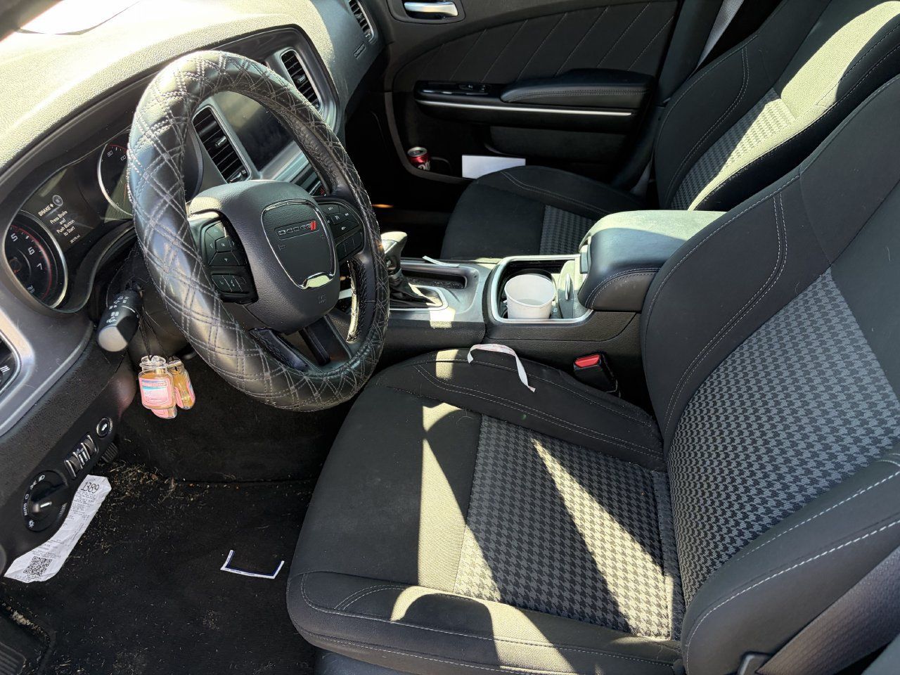Used 2023 Dodge Charger SXT RWD image 6