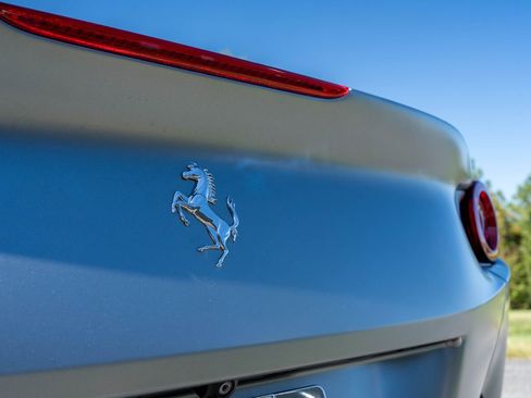 Certified 2019 Ferrari Portofino image 17