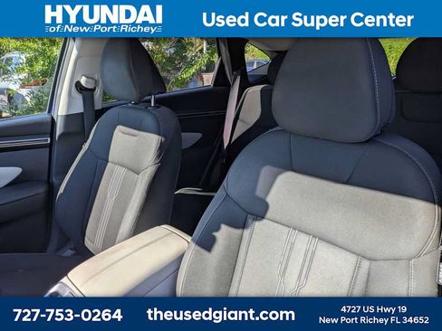 Certified 2023 Hyundai Tucson SEL w/ Winter Package AWD/4WD image 3