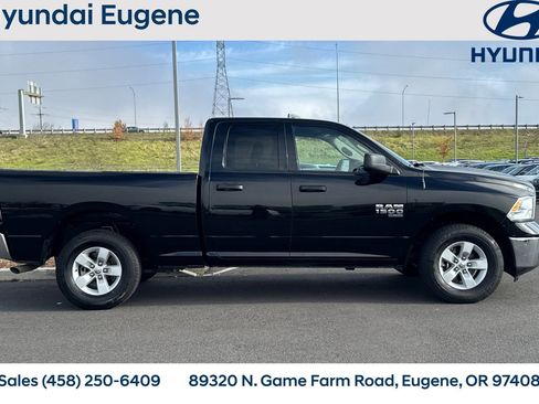 Used 2024 RAM 1500 Classic SLT image 2