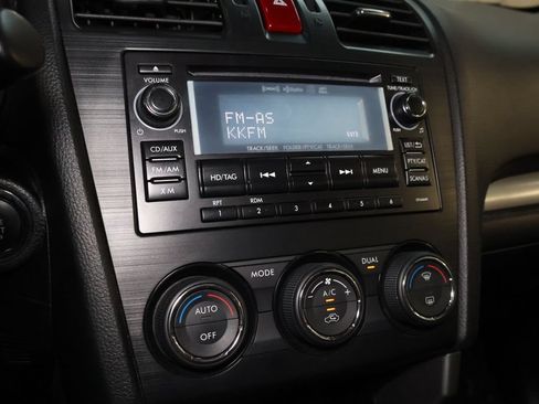 Used 2015 Subaru Forester 2.5i Touring AWD/4WD image 28