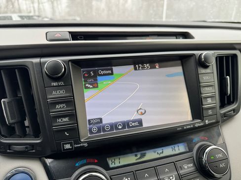 Used 2016 Toyota RAV4 Limited image 24