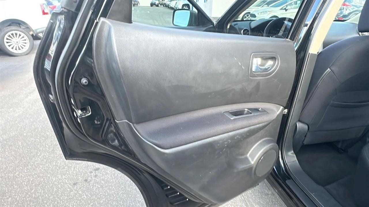 Used 2012 Nissan Rogue SV w/ Premium Pkg AWD/4WD image 22