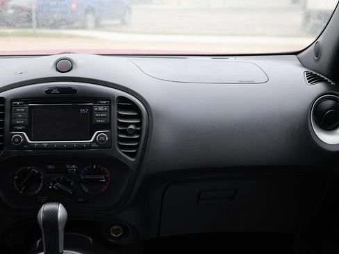 Used 2017 Nissan Juke S image 22