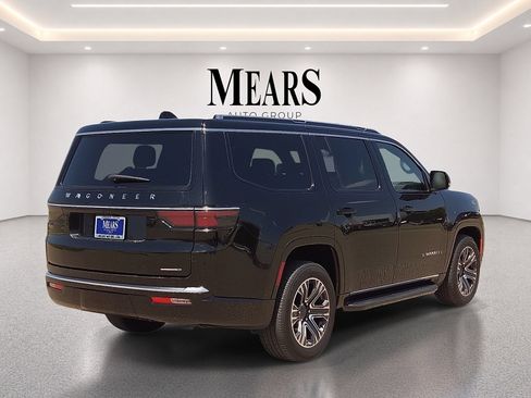 Used 2024 Jeep Wagoneer Series II w/ Flexible Seating Group AWD/4WD image 5