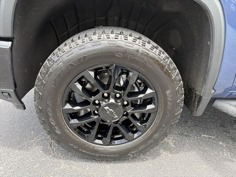 Used 2026 Chevrolet Silverado 2500 Custom w/ Custom Value Package AWD/4WD image 11