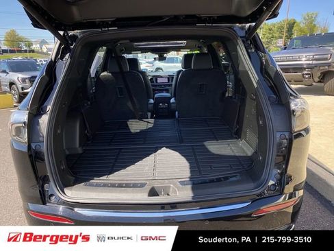 Used 2022 Buick Enclave Avenir w/ Avenir Technology Package AWD/4WD image 30